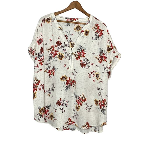 Maurices 2X White Red V-Neck Zip Chiffon Floral Pullover‎ Top Blouse Shirt Plus - Picture 1 of 4